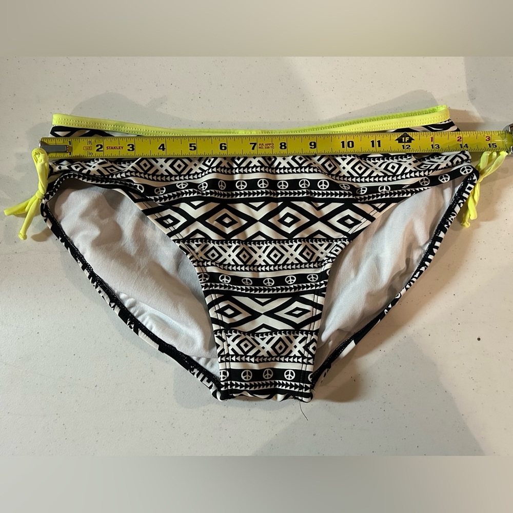 Victorias Secret and Xhiliaration Bikini Swim Size M Top and XL Girls (14-16) - Picture 9 of 9